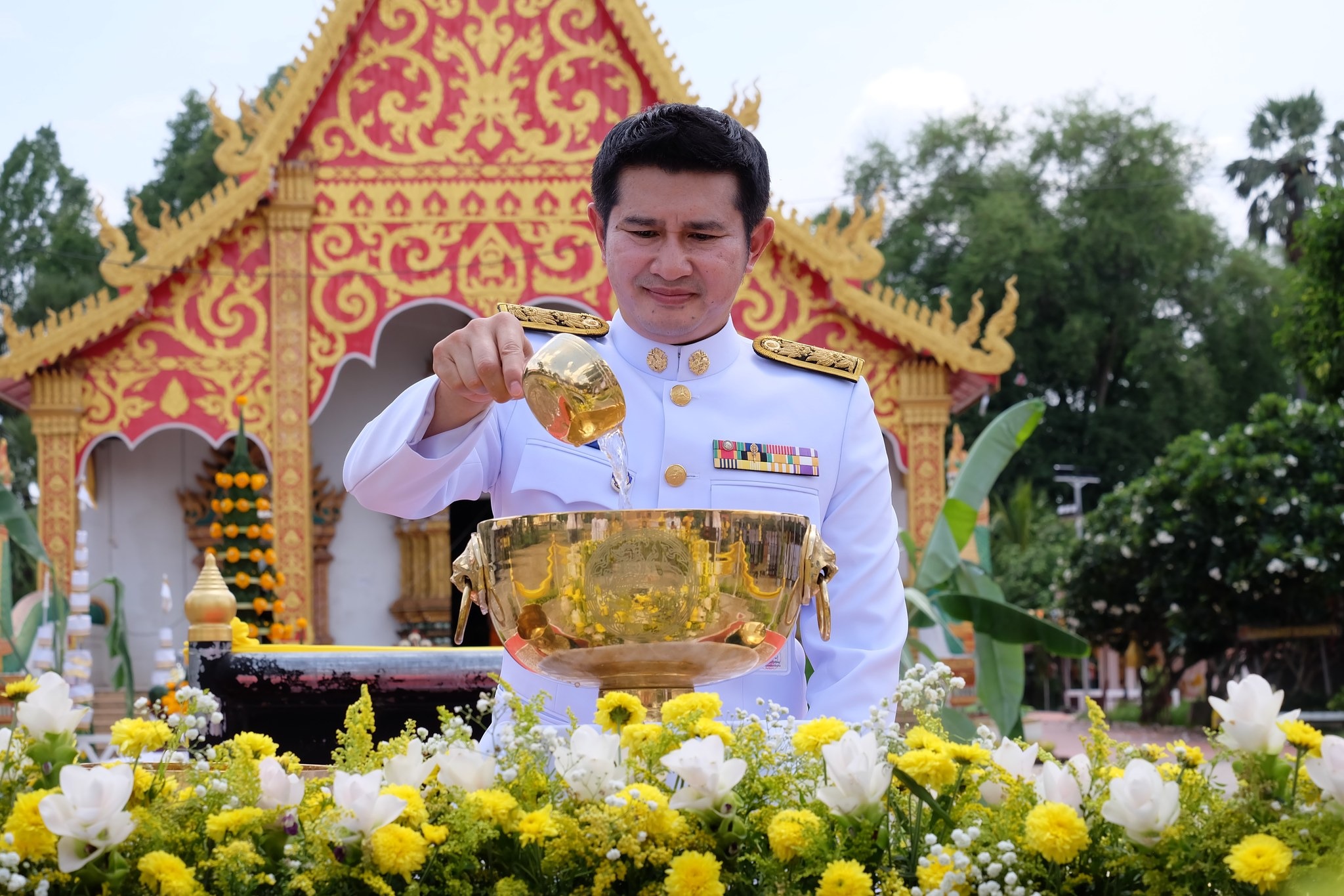 เข้าร่วมพิธีพลีกรรมตักน้ำ พิธีเสกน้ำพระพุทธมนต์ศักดิ์สิทธิ์